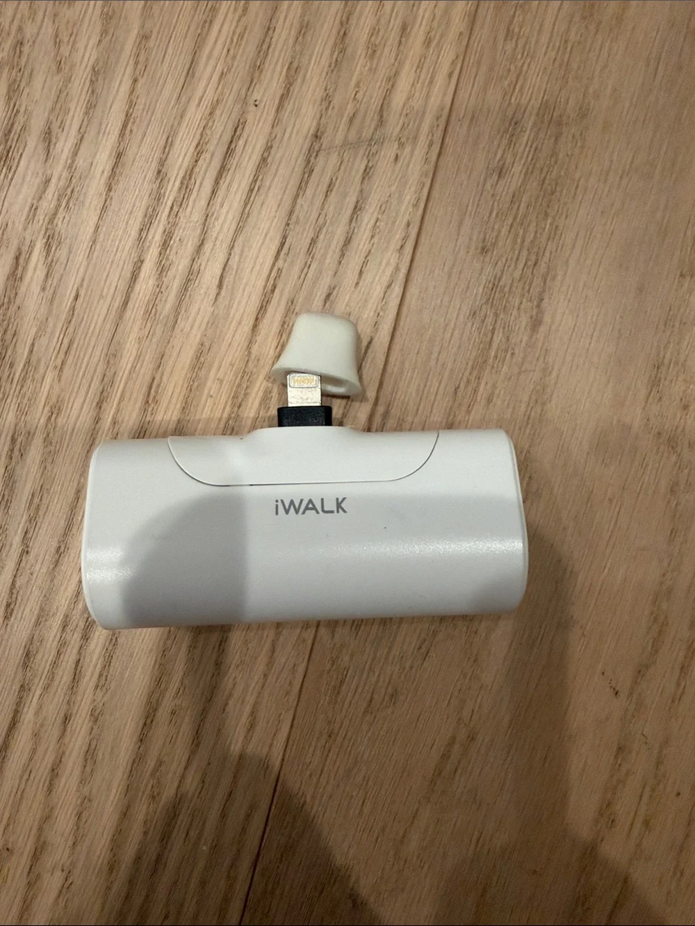IWALK Portable White Power Bank Charger with Lightning Connector